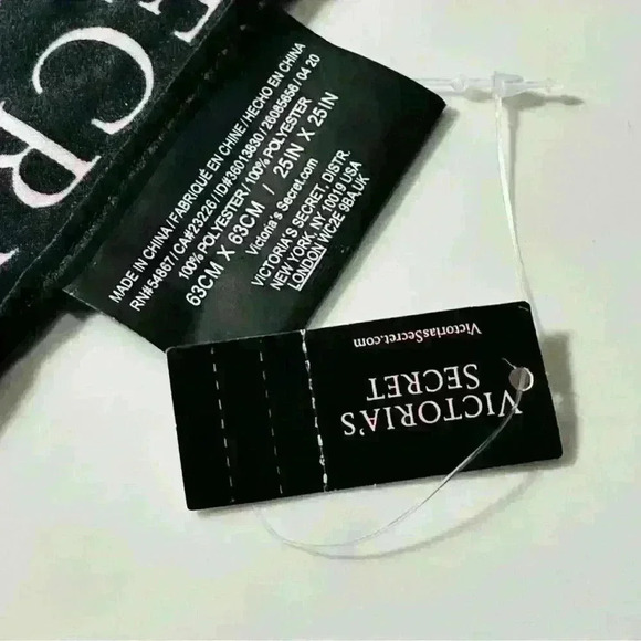 Victoria’s Secret Bombshell Signature Scarf Black Multi-Color Floral 25"X25" NWT - Picture 5 of 7